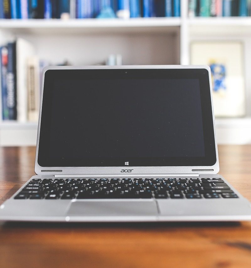 A photo of a laptop